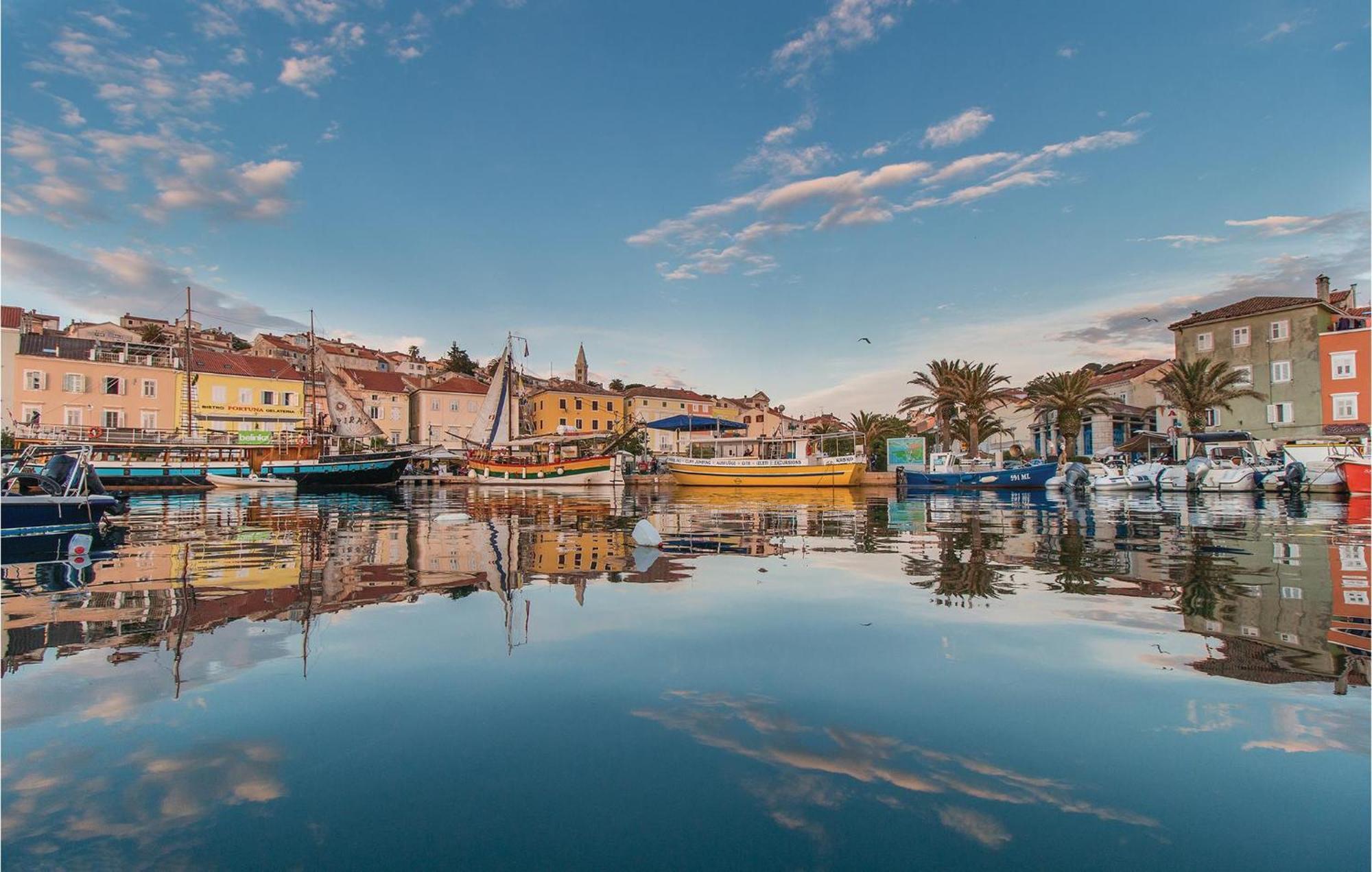 Amazing Apartment In Mali Losinj With Wifi Kültér fotó