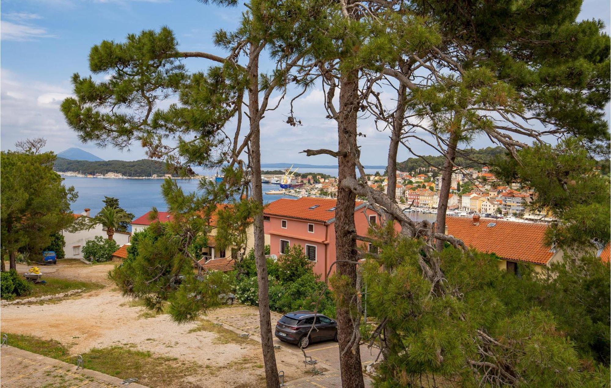 Amazing Apartment In Mali Losinj With Wifi Kültér fotó